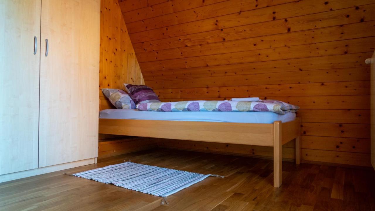 צרני לוג Chalets Runolist מראה חיצוני תמונה